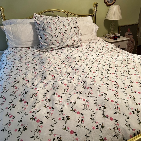 Hill House Queen Duvet and Euro Sham - Picture 2 of 3
